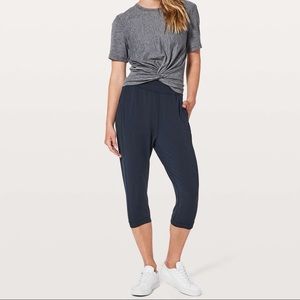 Lululemon rejuvenate crop 18 true navy blue
